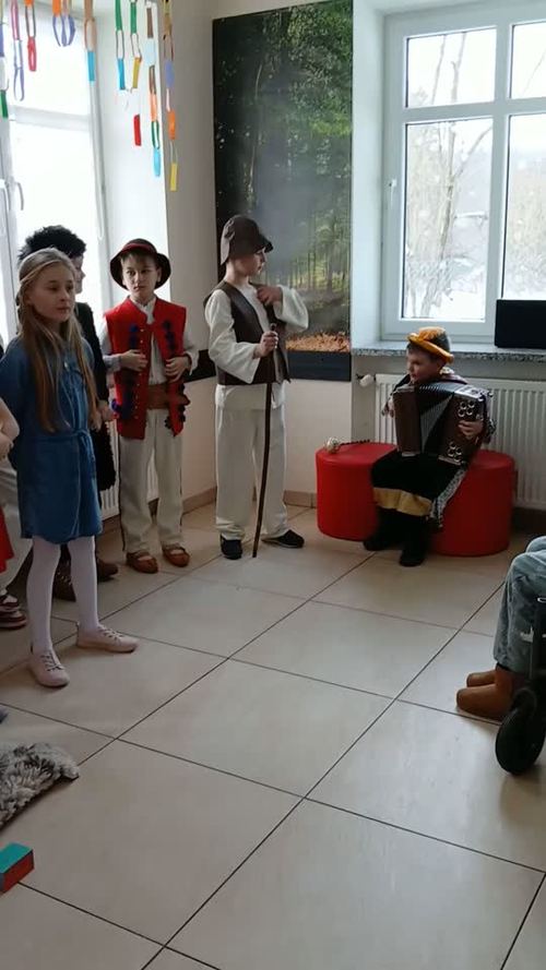 Jasełka w wykonaniu dzieci z SP w Milówce