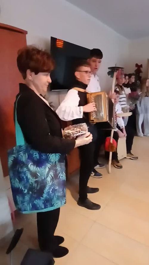 Kolędowanie z uczniami SP nr 2 w Cięcinie 🎄