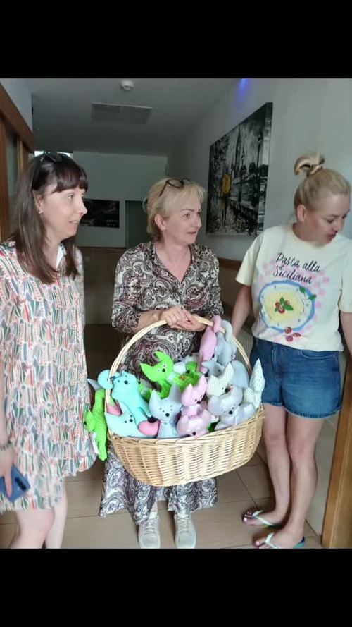 Wyjątkowa wizyta i piękne prezenty w Domu Aktywnego Seniora CuratioW